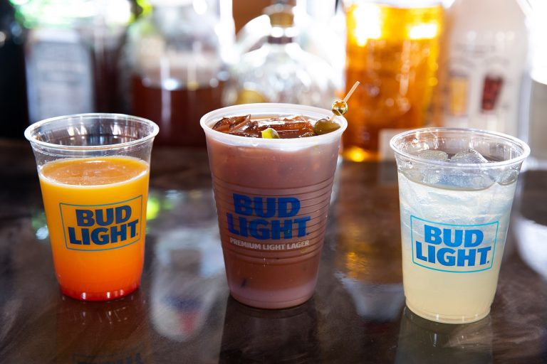 variety of happy hour drinks at topcitygolf